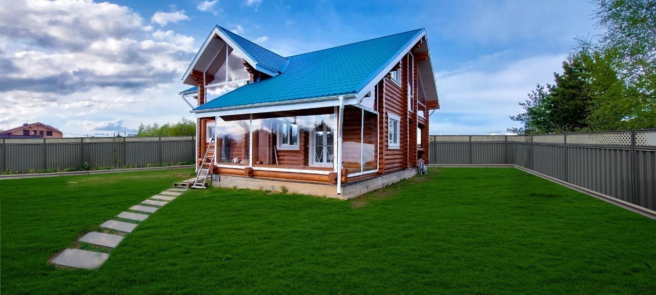 Мягкие окна на веранде загородного дома в городе Балабаново